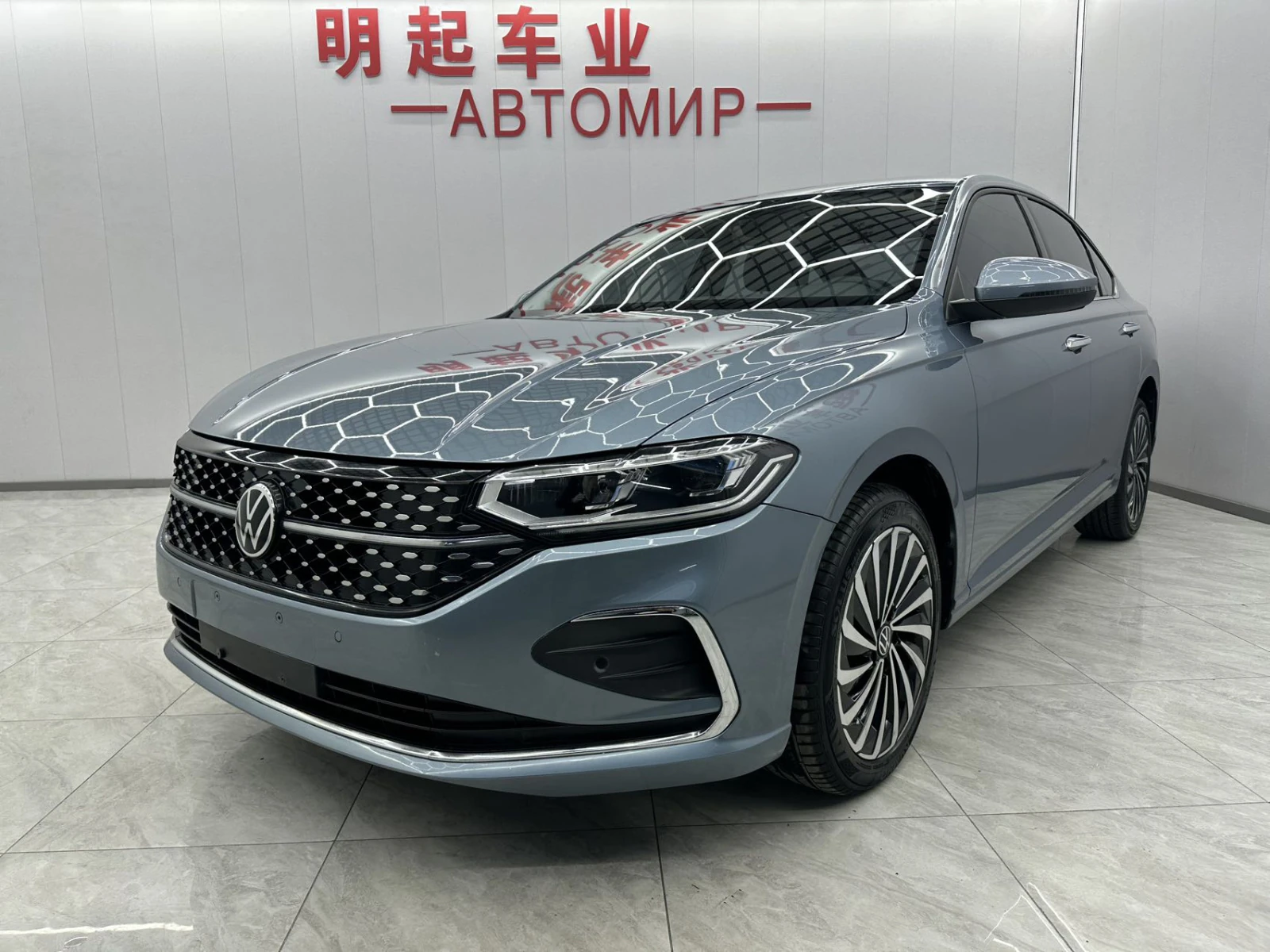 Volkswagen Lavida, 2022г, передний привод, робот