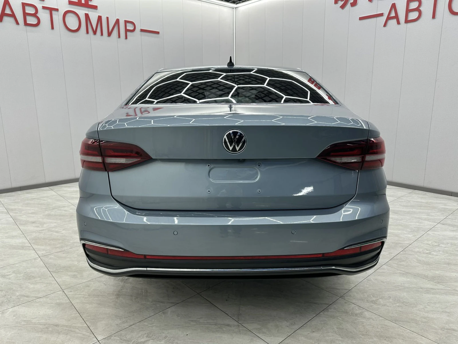 Volkswagen Lavida, 2022г, передний привод, робот