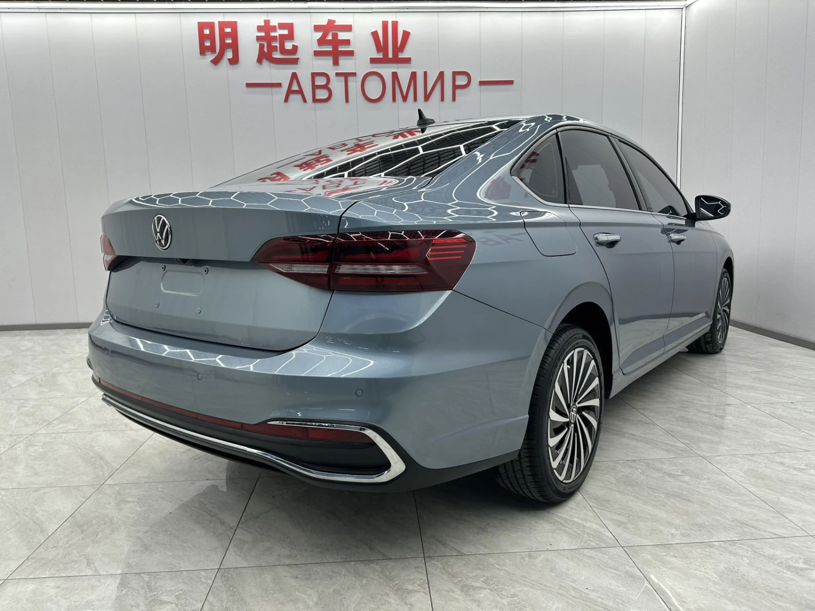 Volkswagen Lavida, 2022г, передний привод, робот