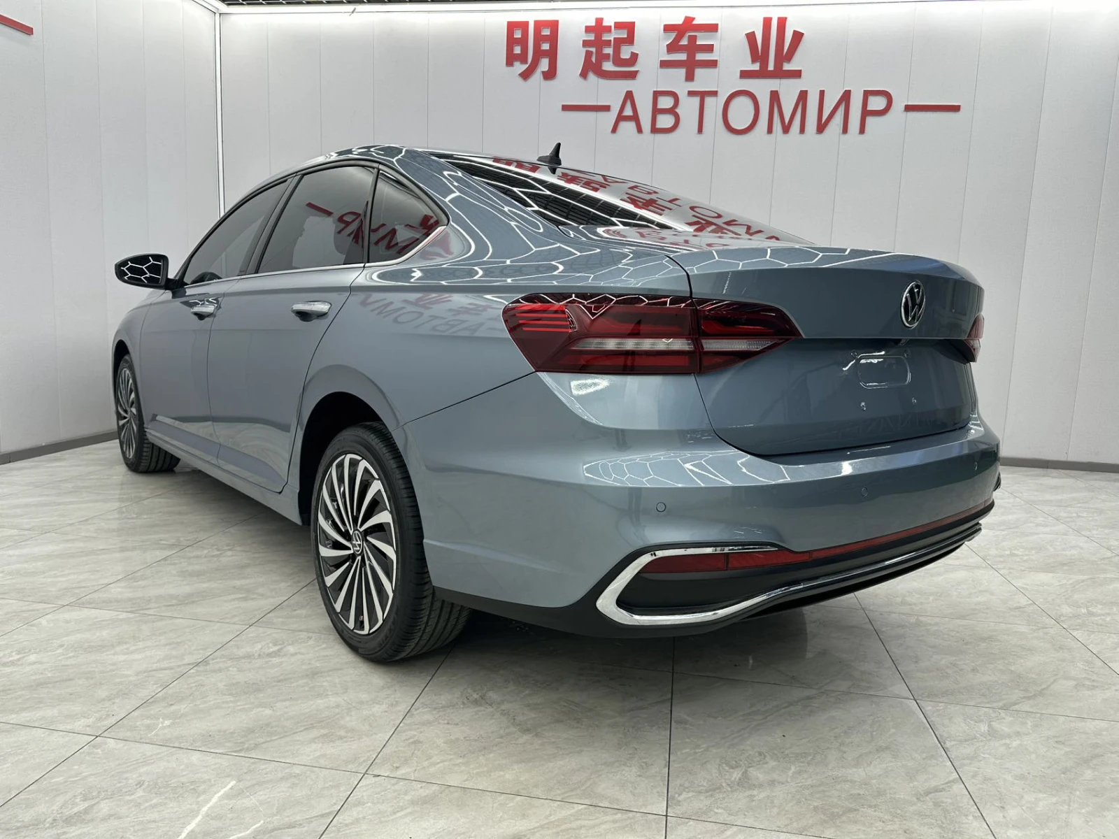 Volkswagen Lavida, 2022г, передний привод, робот