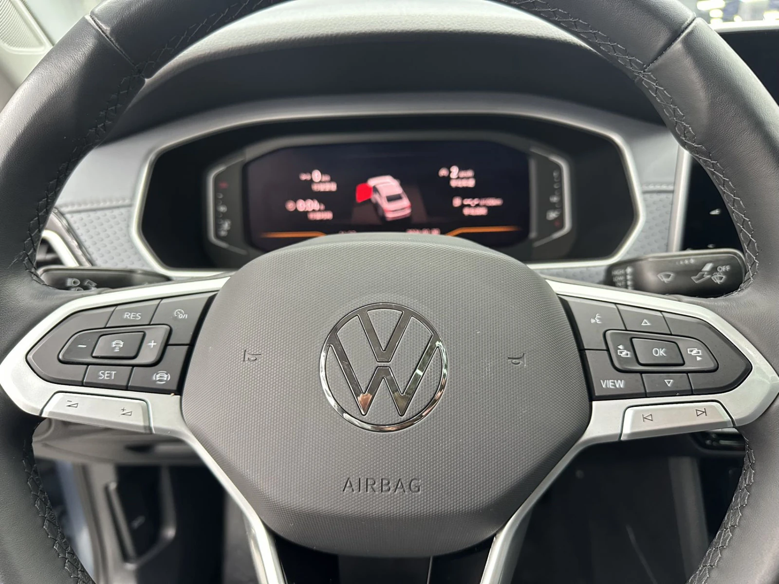 Volkswagen Lavida, 2022г, передний привод, робот