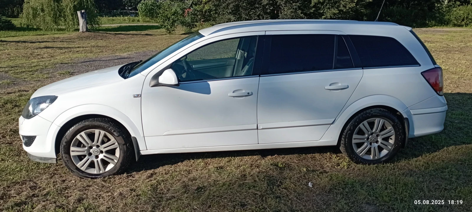 Opel Astra, 2012г, передний привод, механика