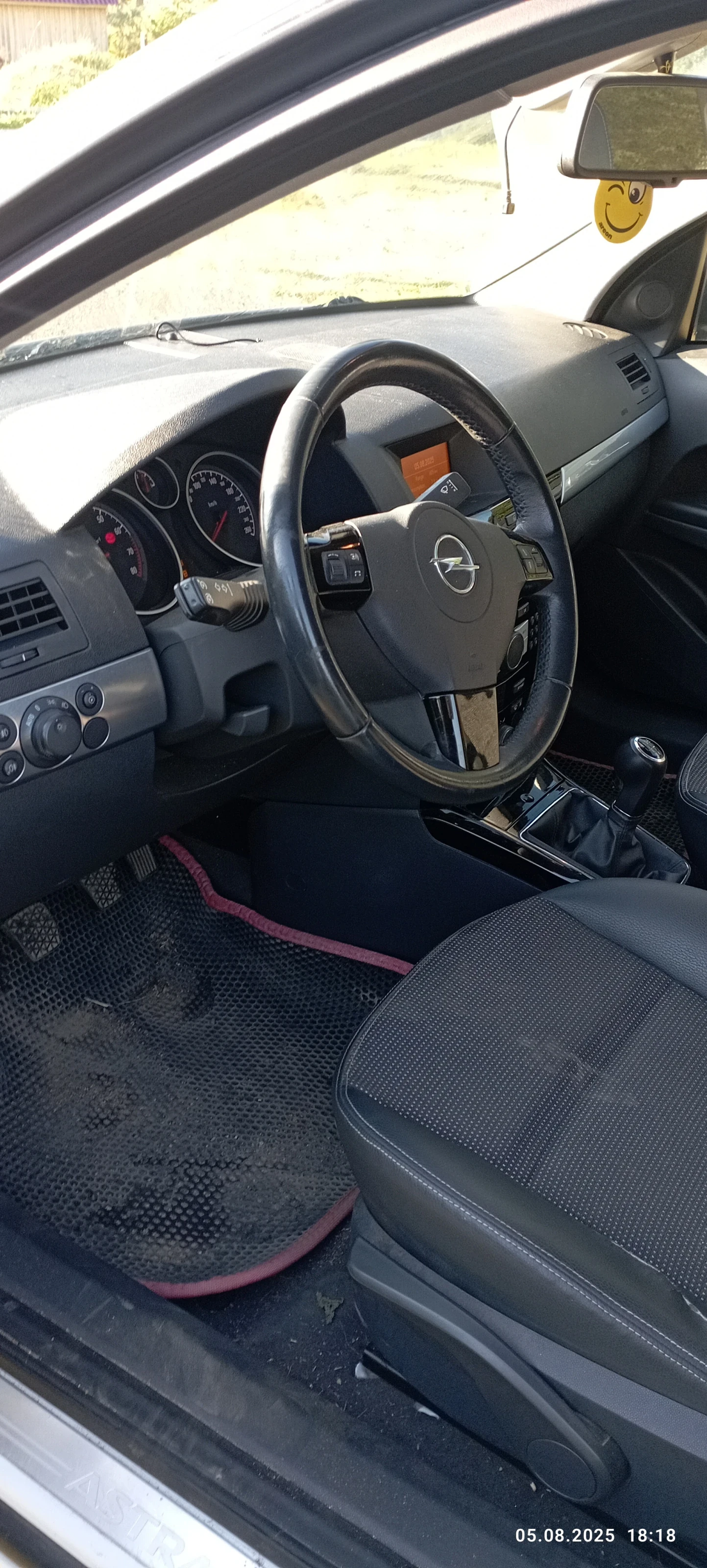 Opel Astra, 2012г, передний привод, механика