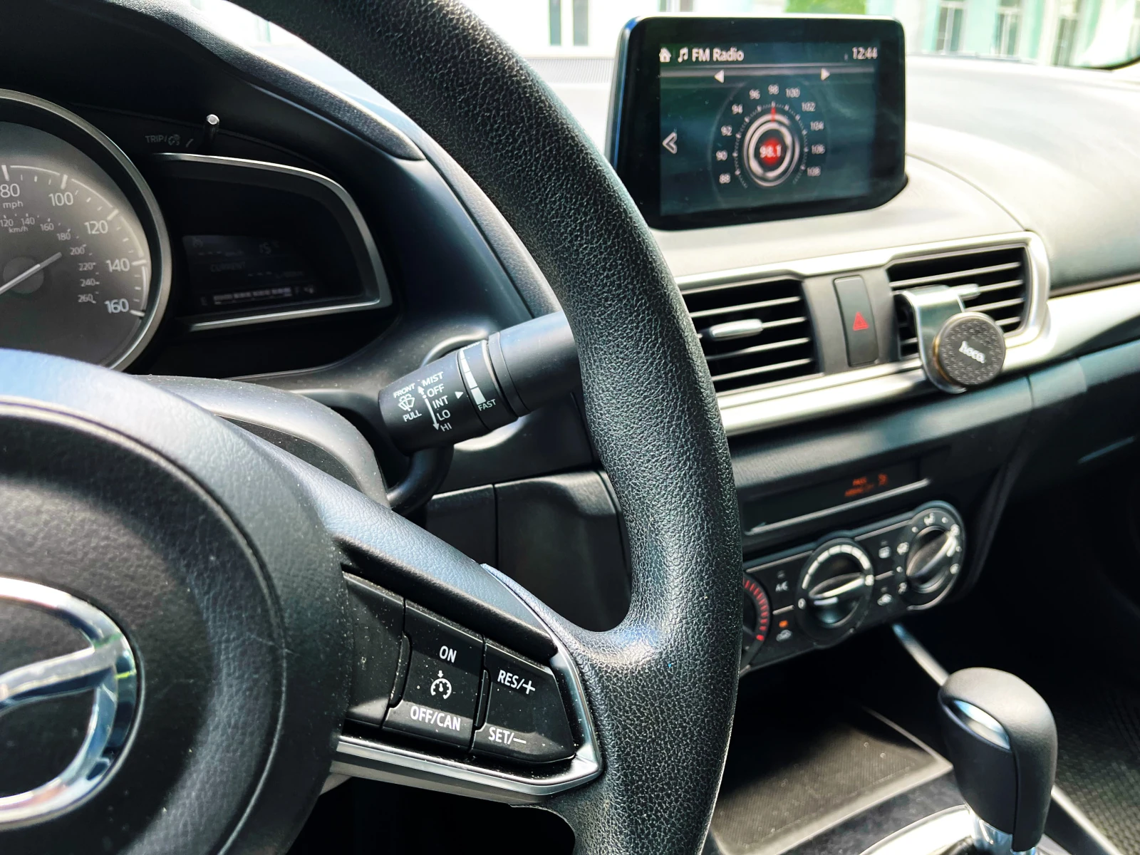 Mazda 3, 2018г, передний привод, автомат