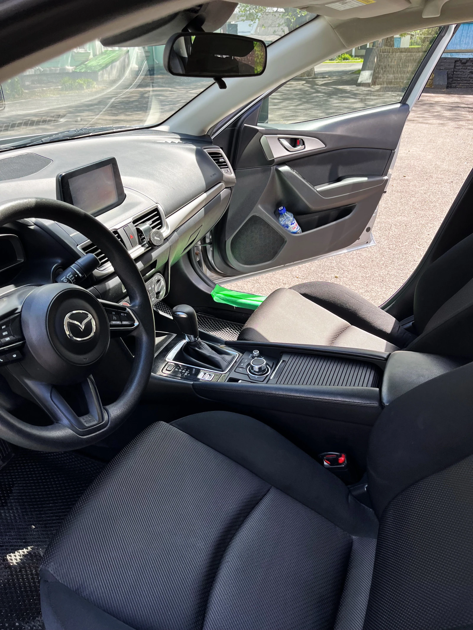 Mazda 3, 2018г, передний привод, автомат