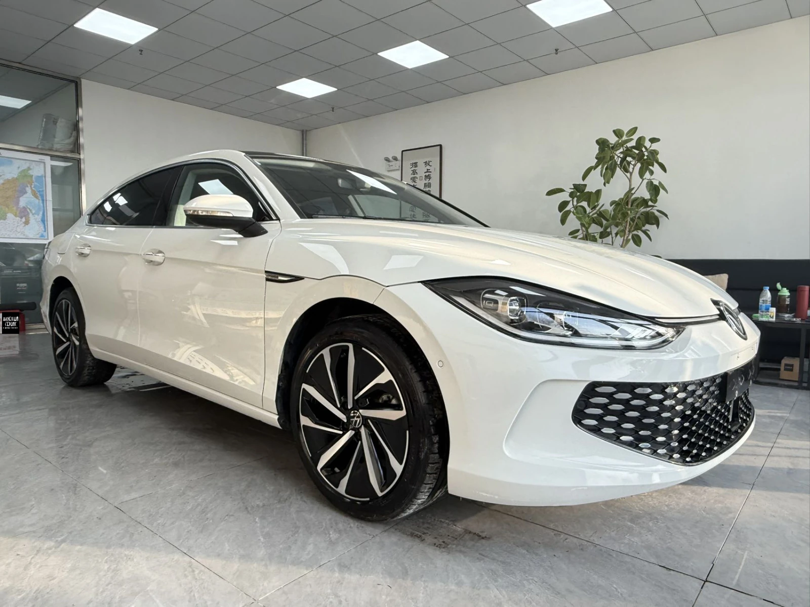 Volkswagen Lamando, 2022г, передний привод, робот