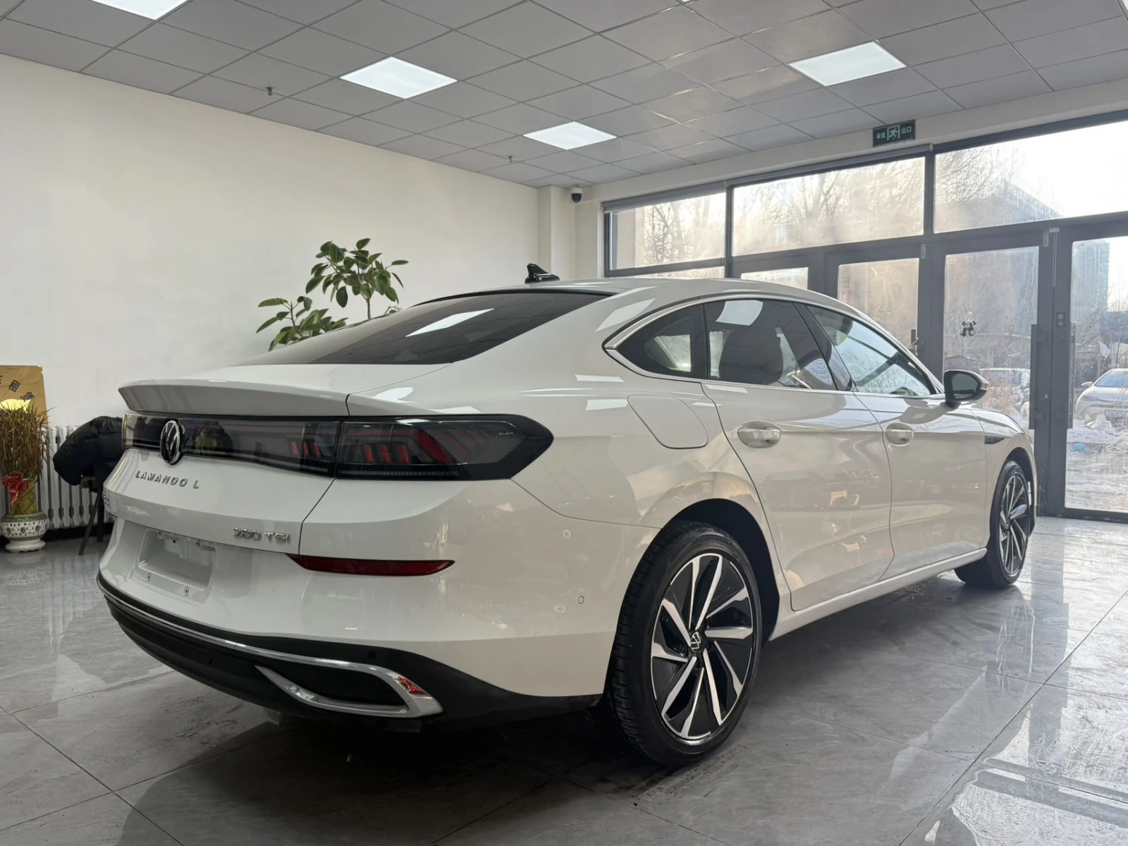 Volkswagen Lamando, 2022г, передний привод, робот