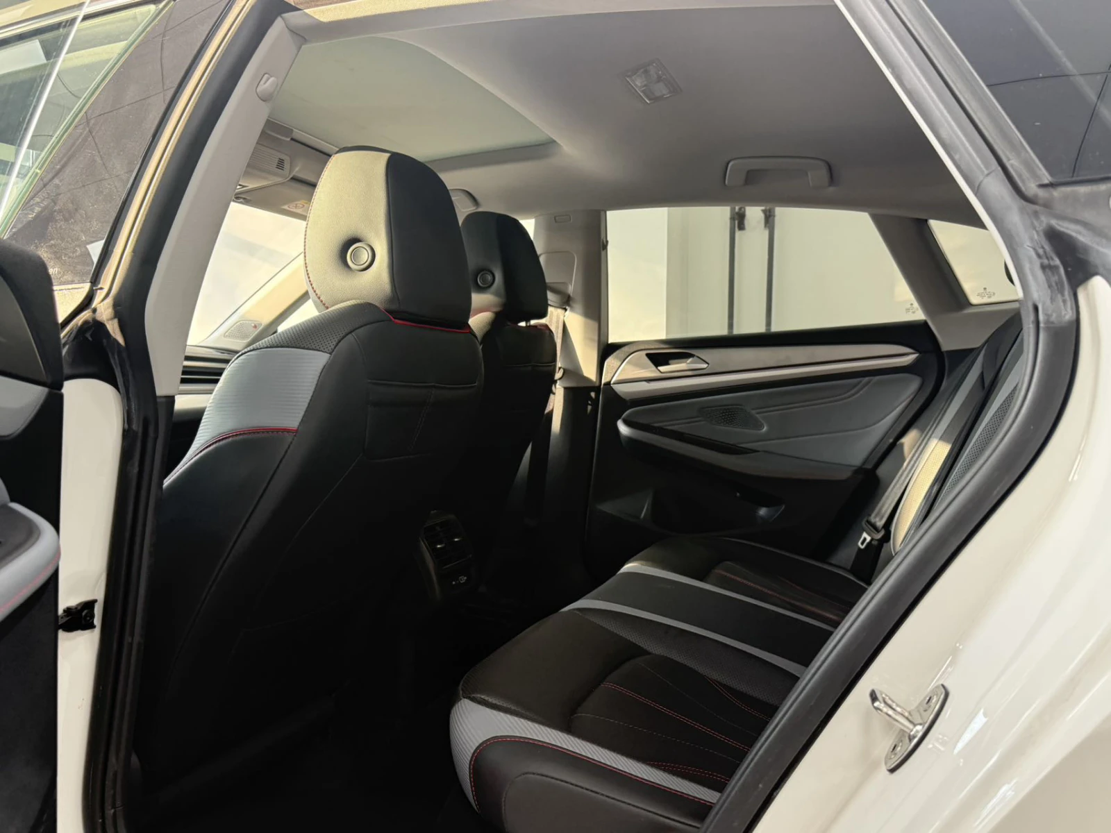 Volkswagen Lamando, 2022г, передний привод, робот