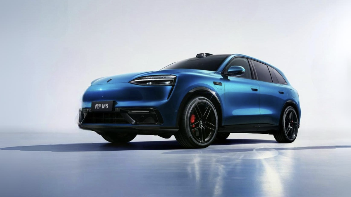 Бренд Aito опубликовал первые официальные фото нового кроссовера M6 без камуфляжа.