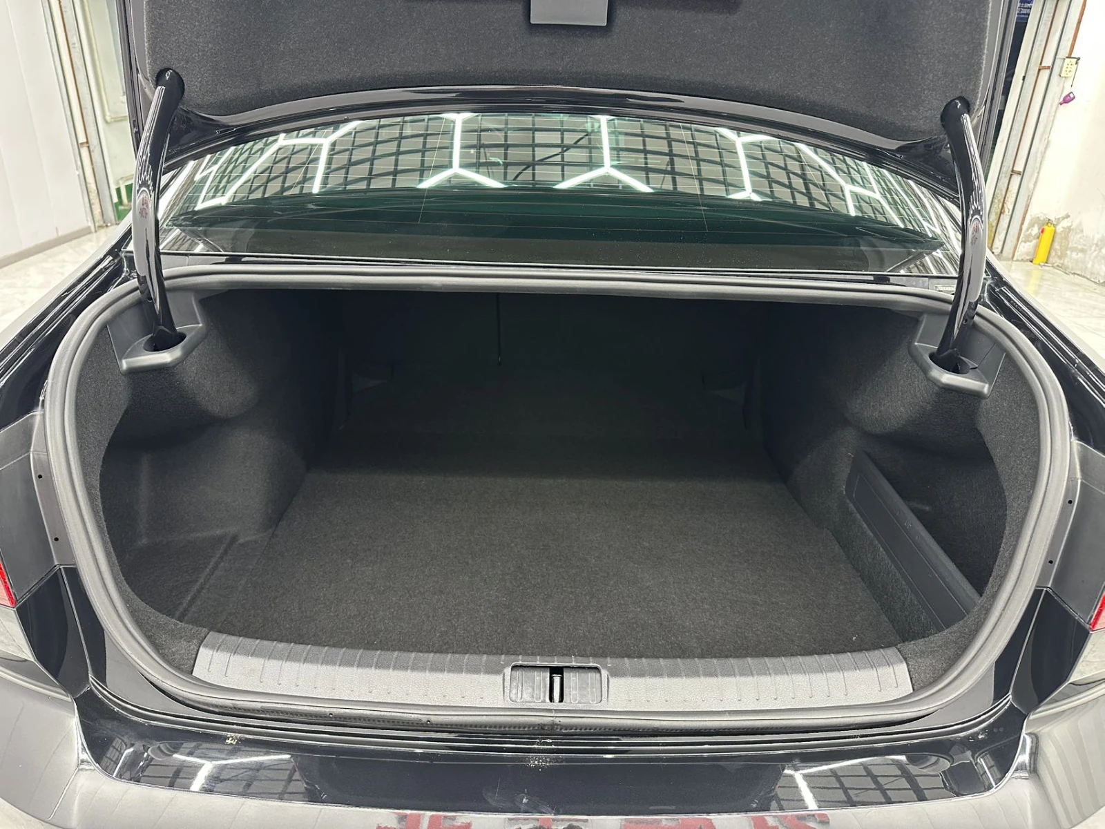 Volkswagen Magotan, 2022г, передний привод, робот