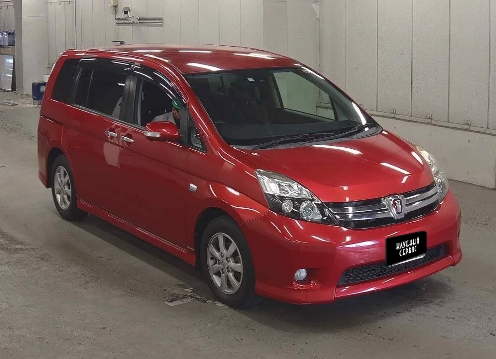 Toyota ISis, 2011г, передний привод, вариатор