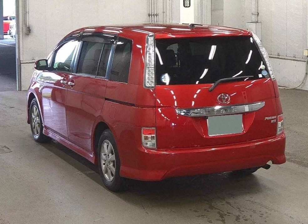 Toyota ISis, 2011г, передний привод, вариатор