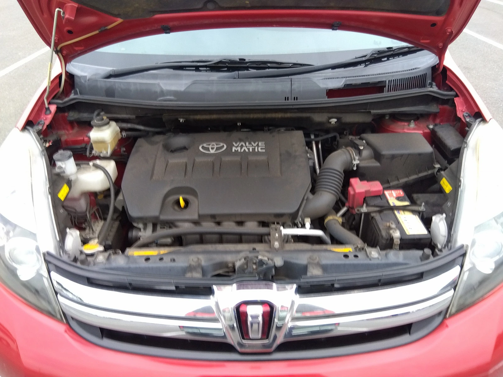 Toyota ISis, 2011г, передний привод, вариатор