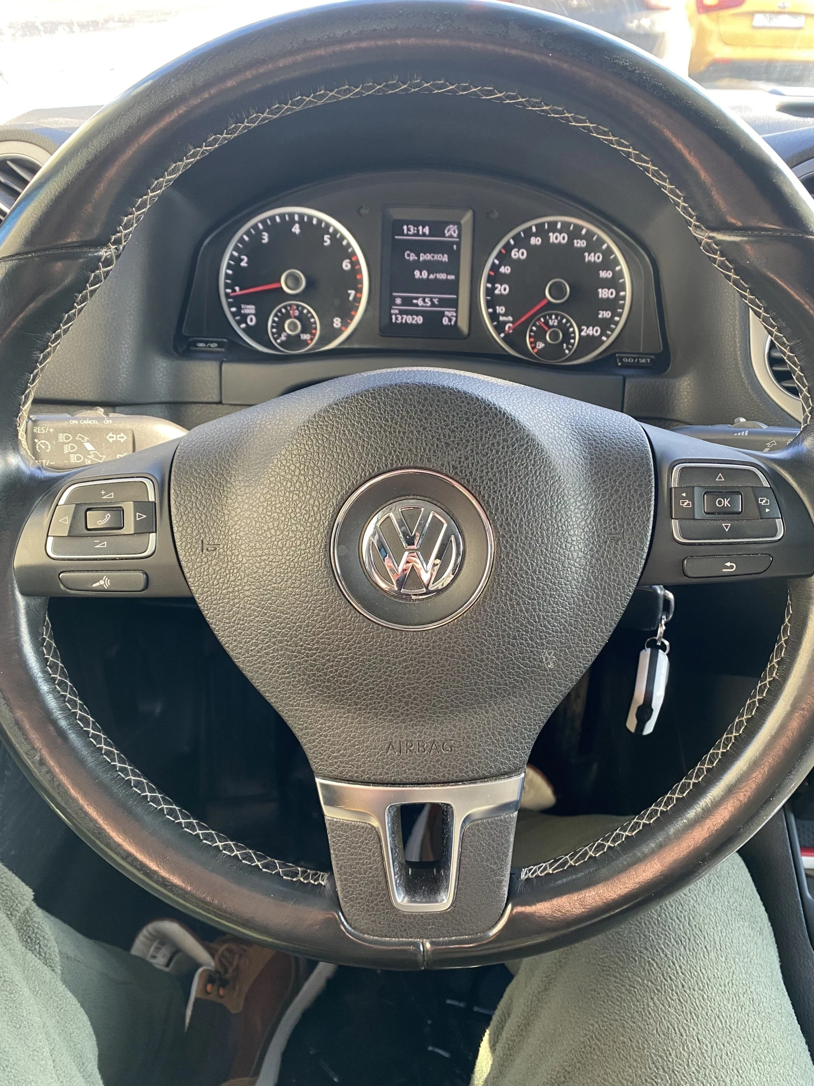 Volkswagen Tiguan, 2015г, передний привод, робот