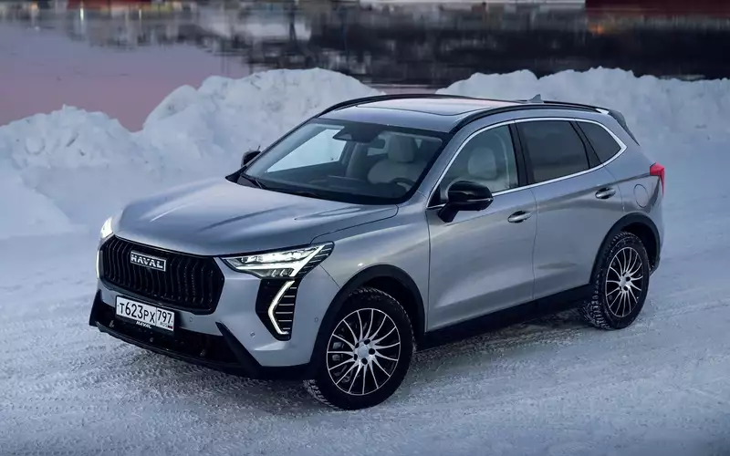 Лидер продаж среди иномарок в России, кроссовер Haval Jolion, готовится к серьезному техническому обновлению.