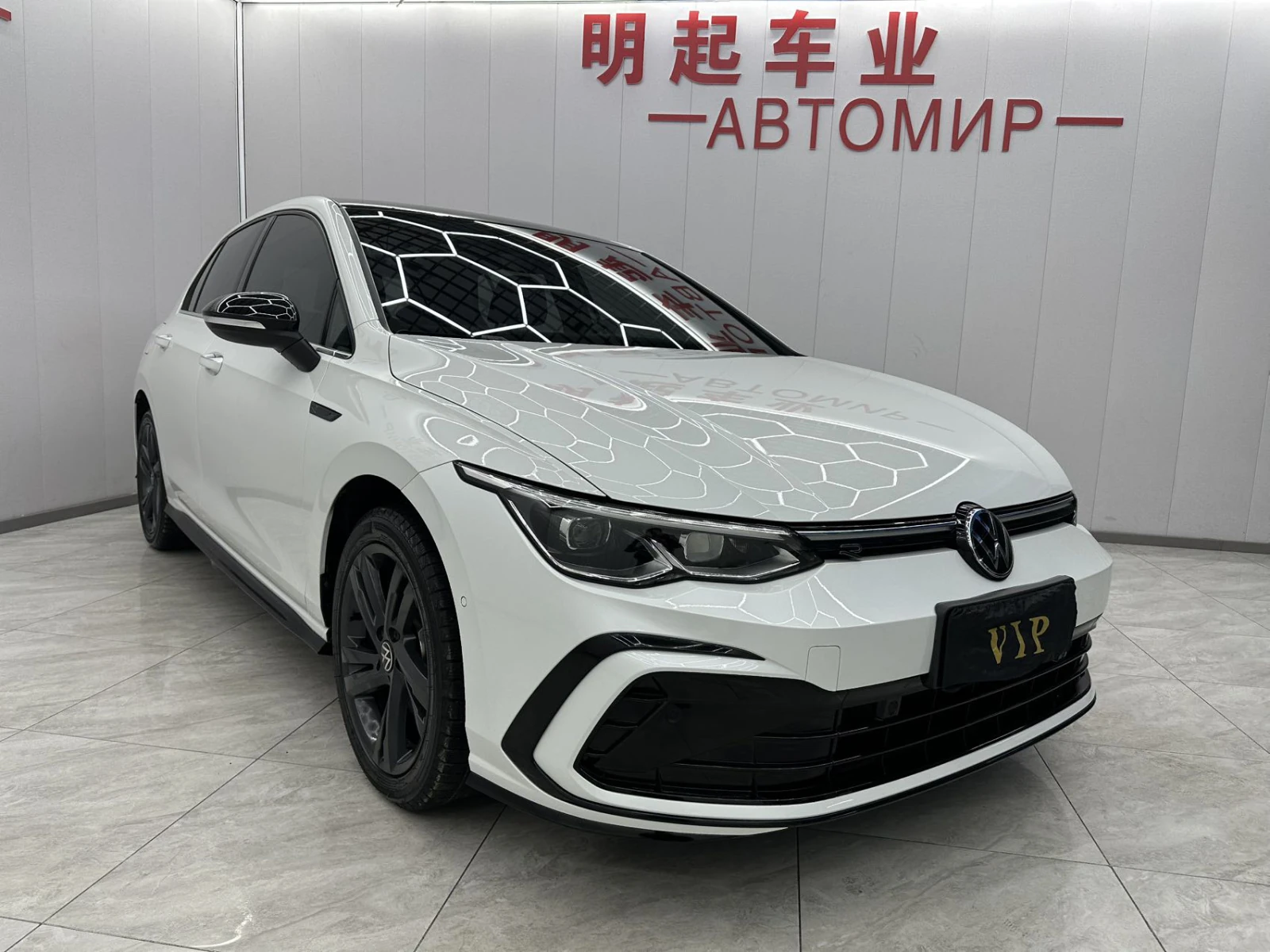 Volkswagen Golf, 2023г, передний привод, робот