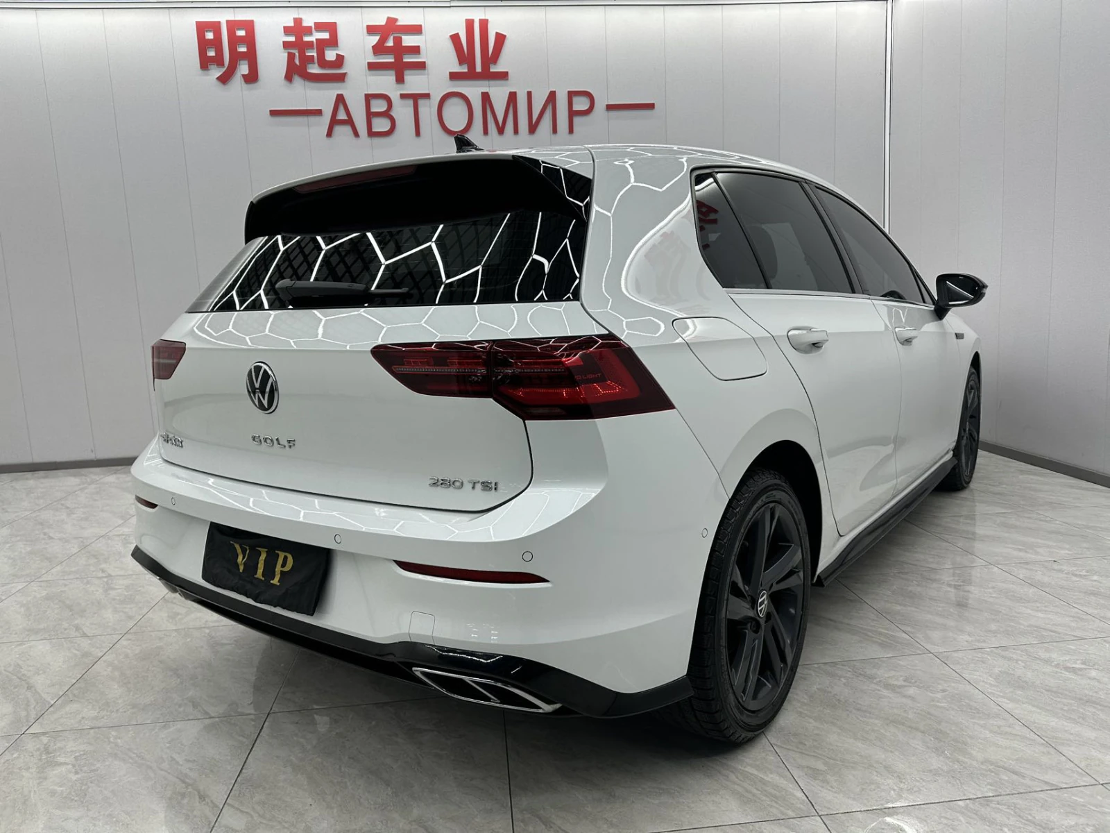 Volkswagen Golf, 2023г, передний привод, робот