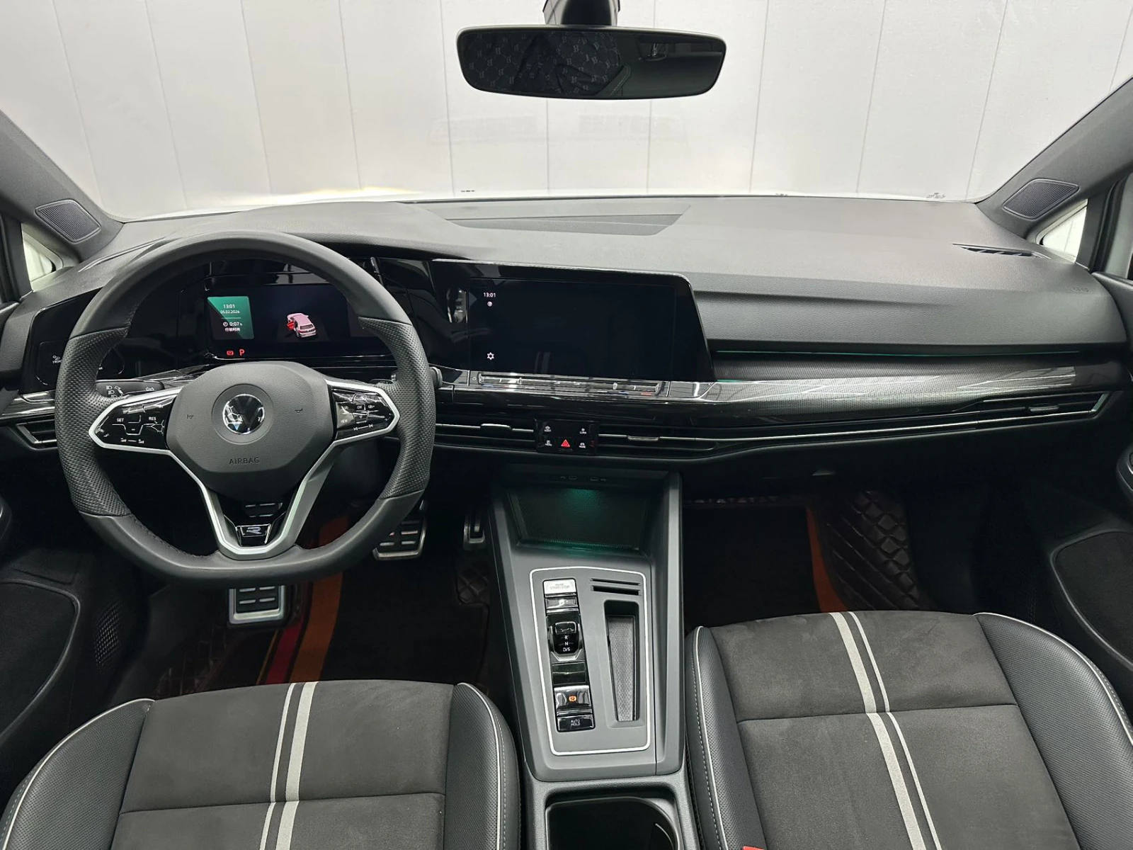 Volkswagen Golf, 2023г, передний привод, робот