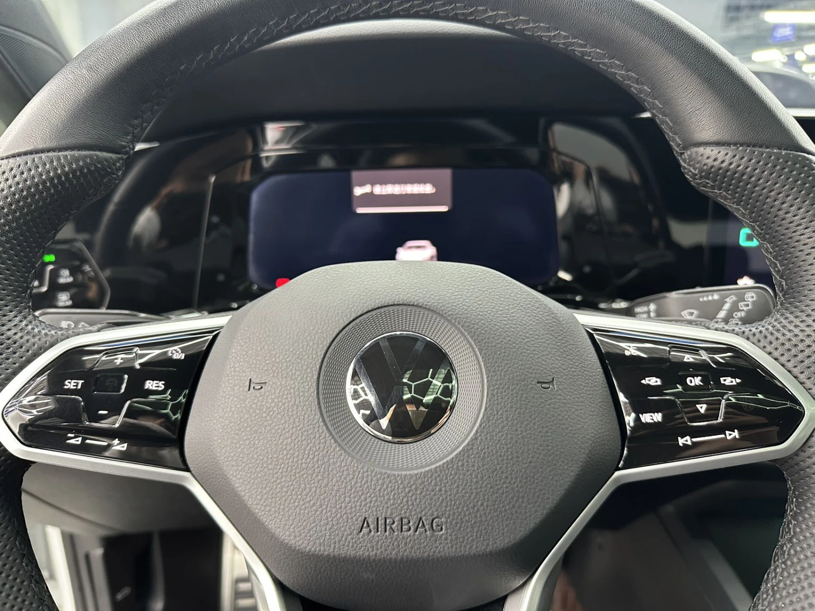 Volkswagen Golf, 2023г, передний привод, робот