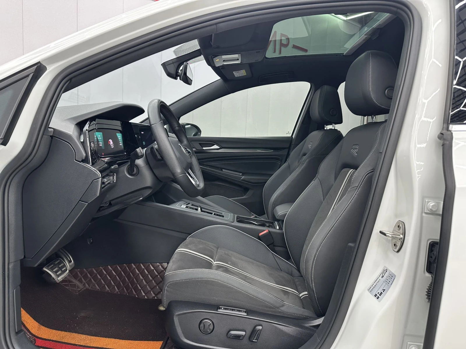 Volkswagen Golf, 2023г, передний привод, робот