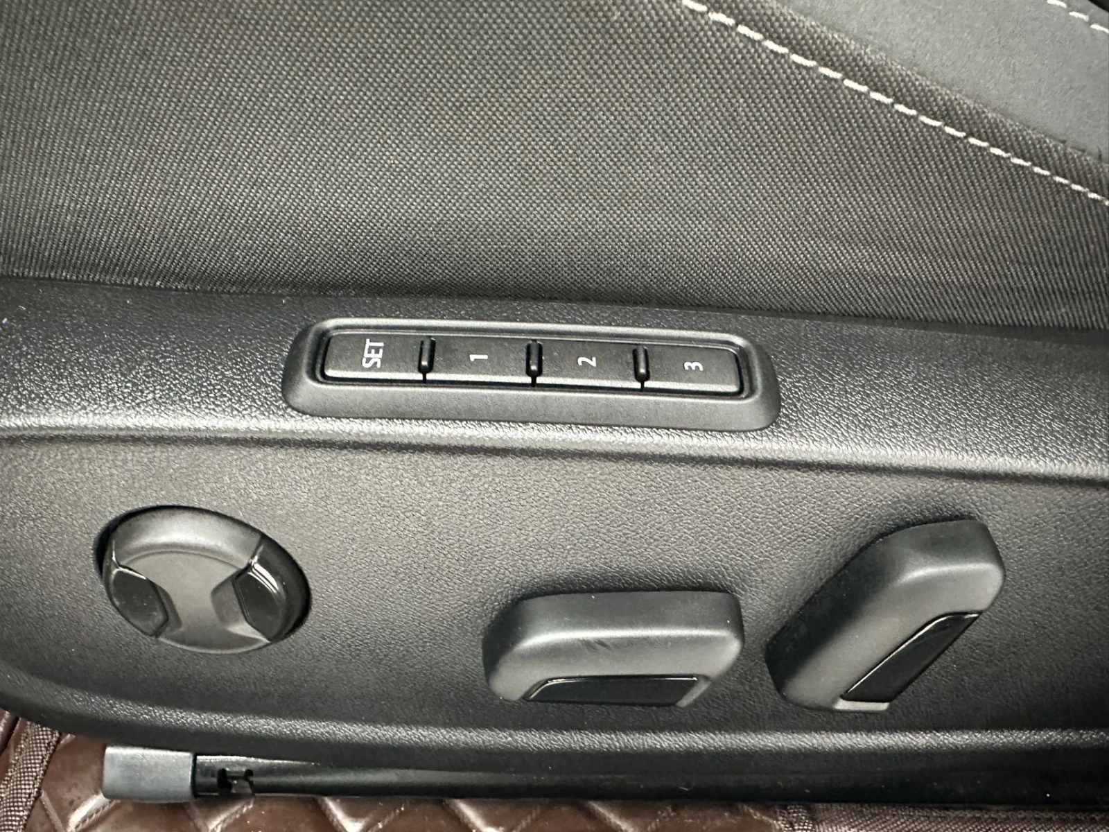 Volkswagen Golf, 2023г, передний привод, робот