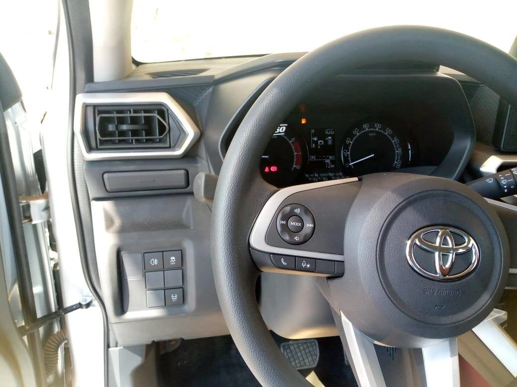 Toyota Raize, 2023г., передний привод, вариатор