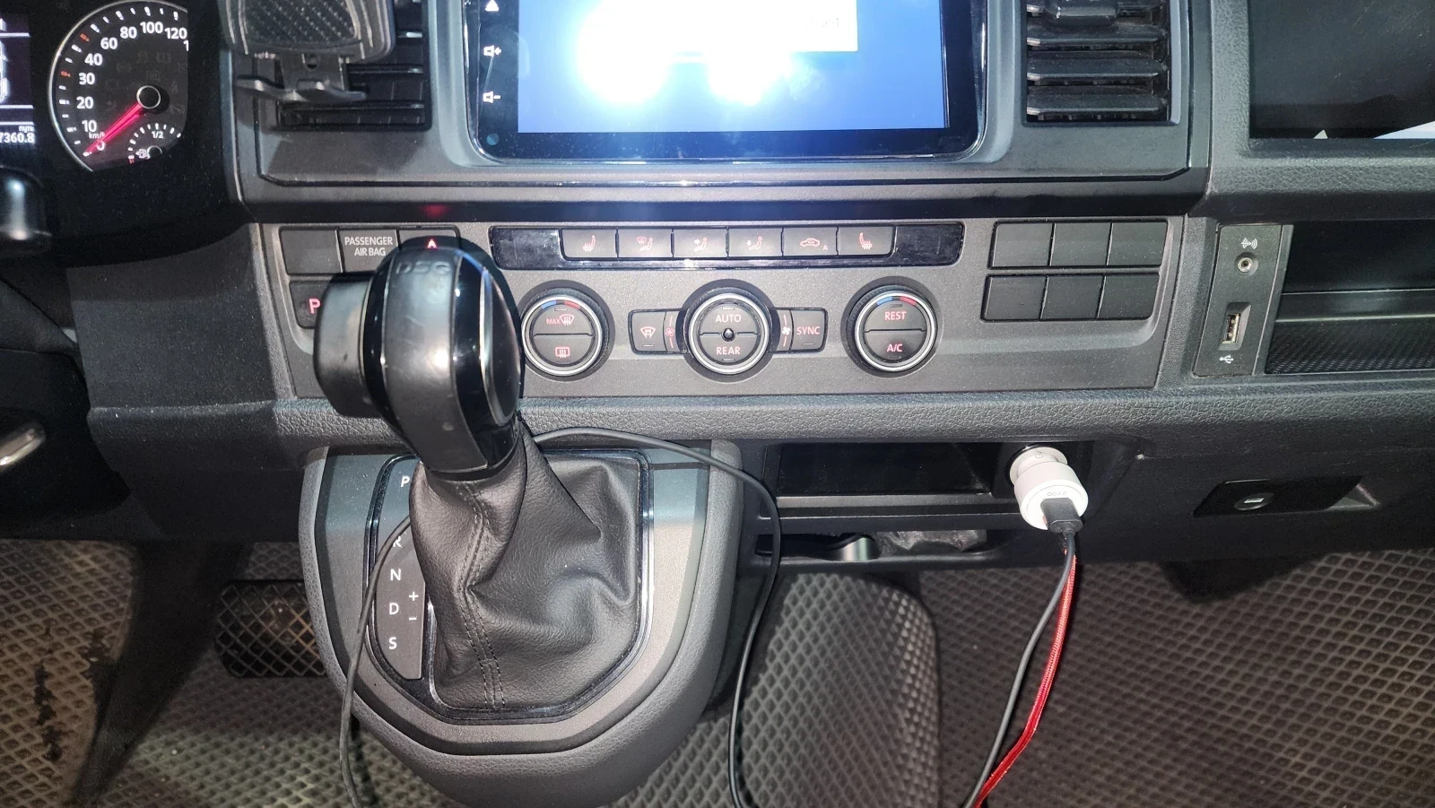 Volkswagen Caravelle, 2018г, передний привод, робот