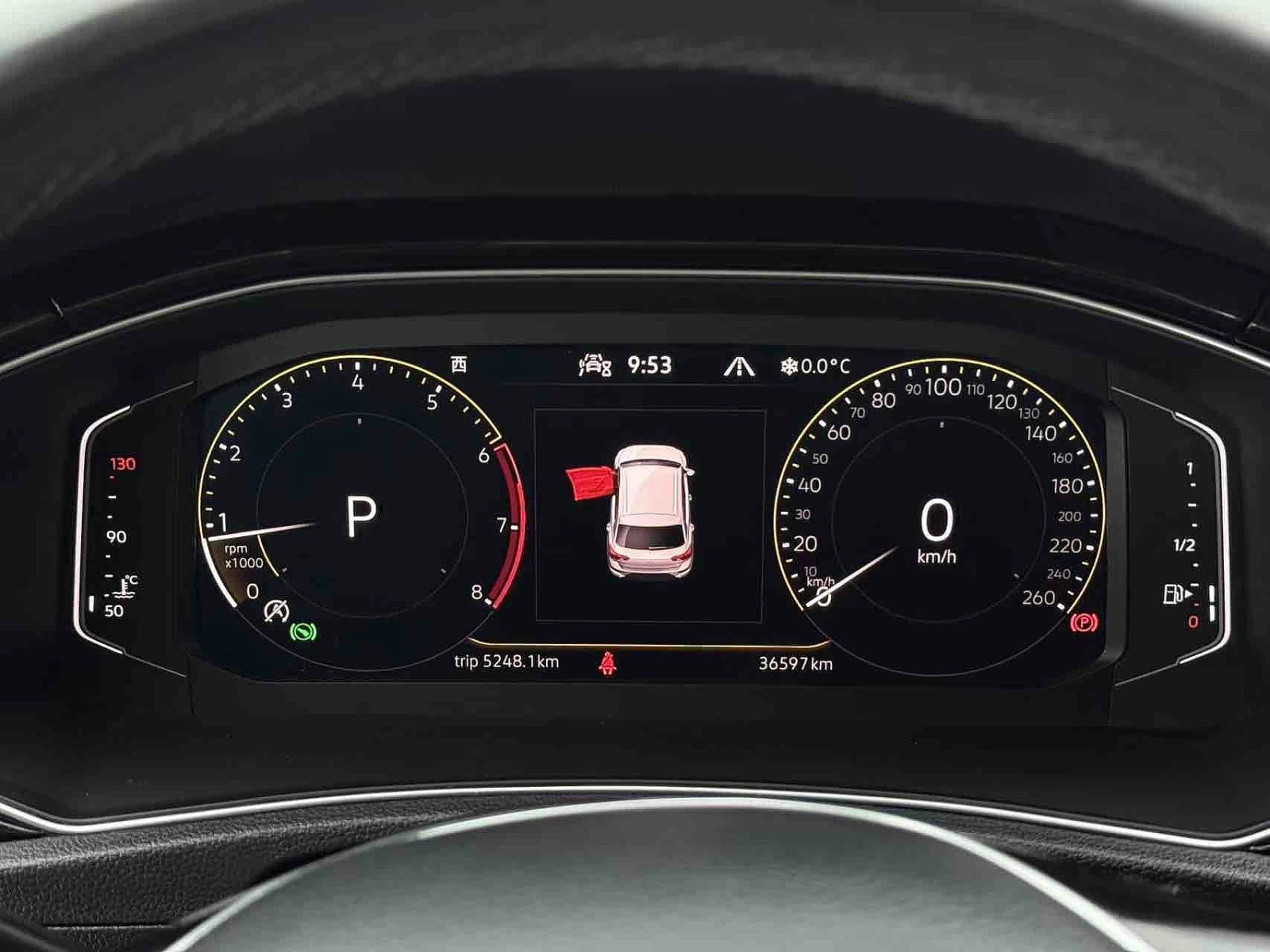 Volkswagen T-Roc, 2021г, передний привод, робот