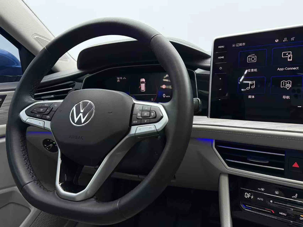 Volkswagen Sagitar, 2022г, передний привод, робот