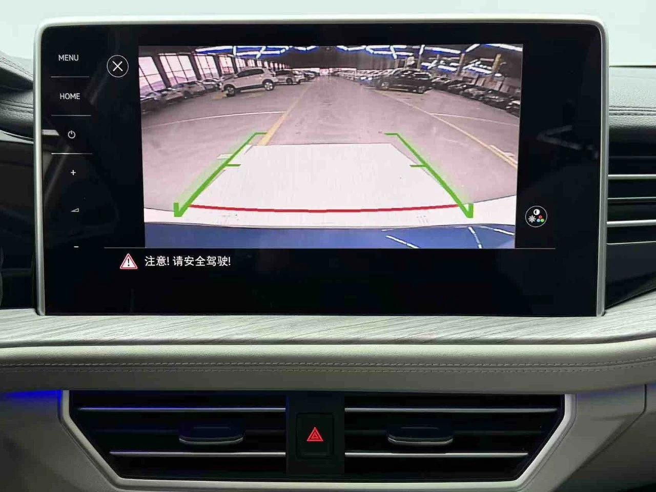 Volkswagen Sagitar, 2022г, передний привод, робот