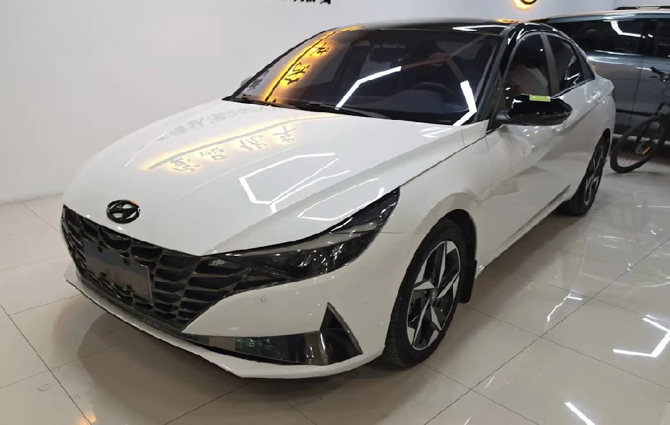 Hyundai Elantra, 2022г, передний привод, вариатор