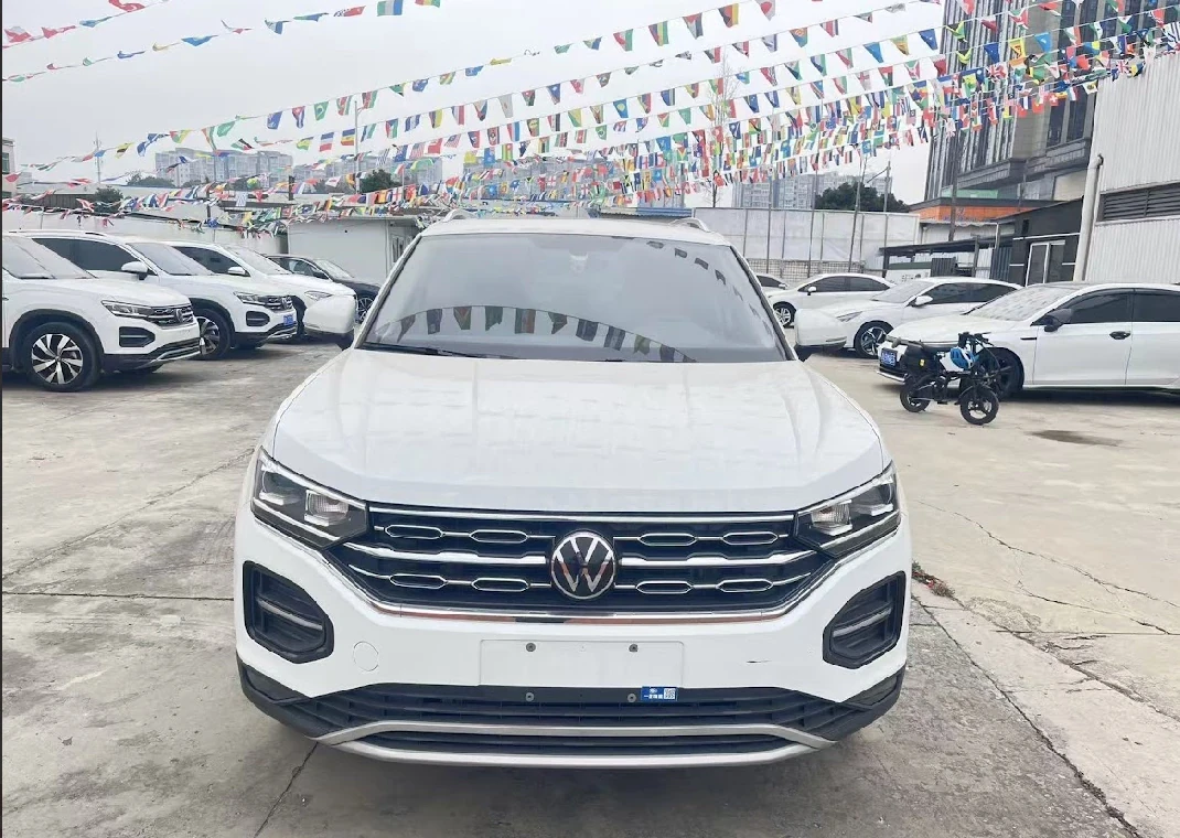 Volkswagen Tayron, 2022г, передний привод, робот