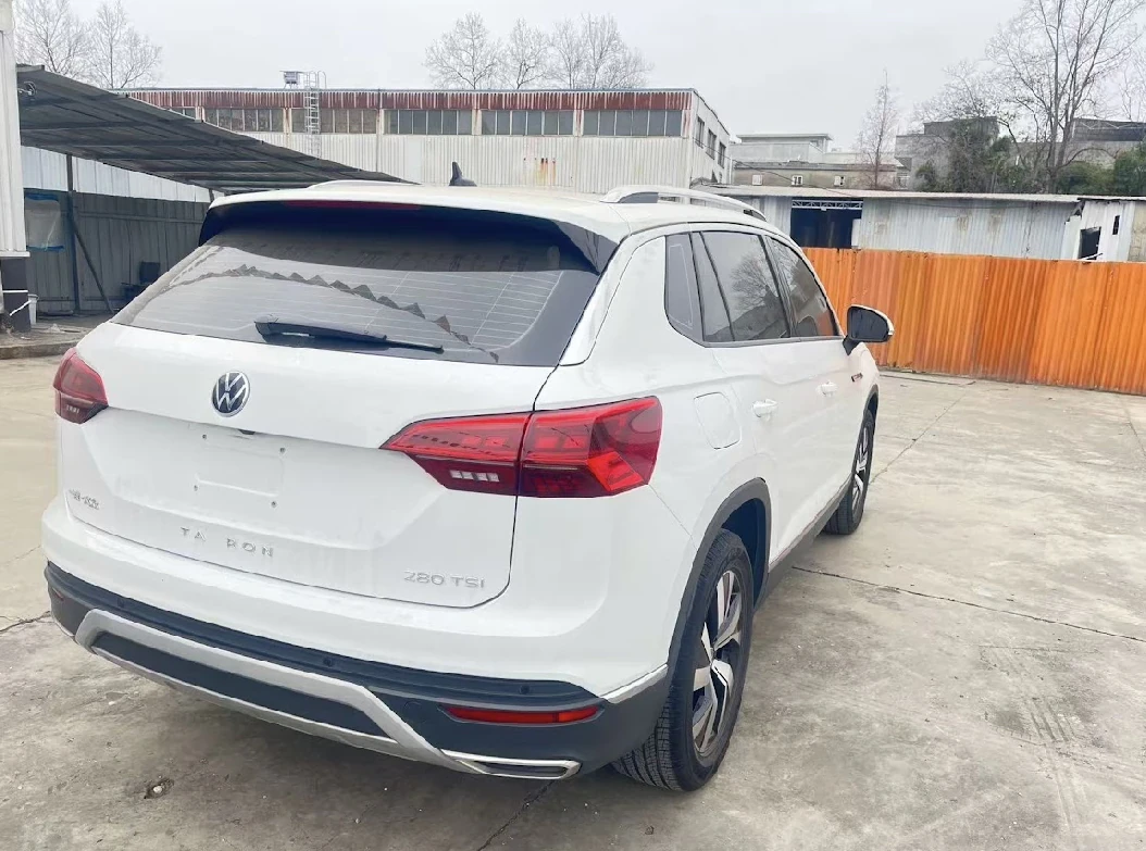 Volkswagen Tayron, 2022г, передний привод, робот