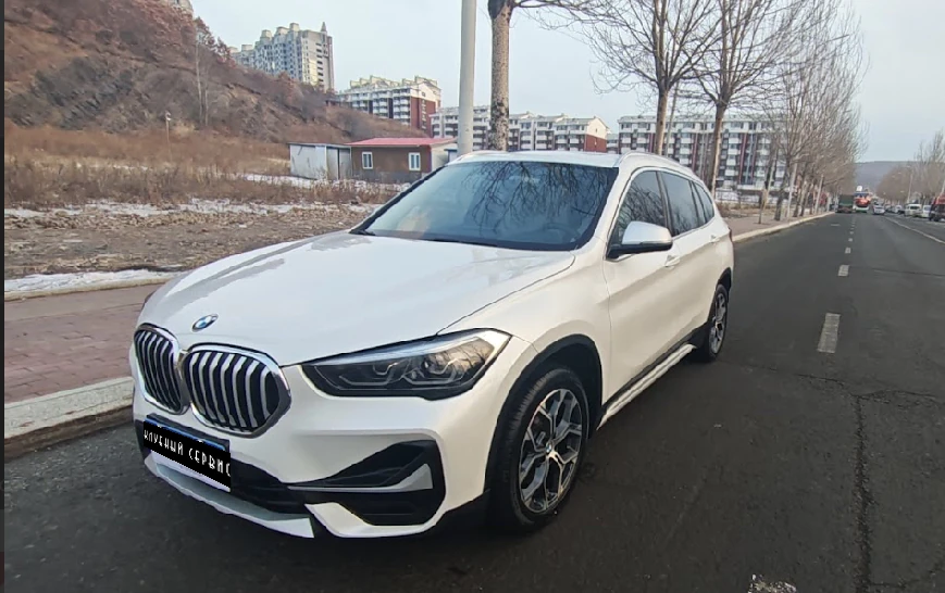 BMW X1, 2022г, передний привод, робот