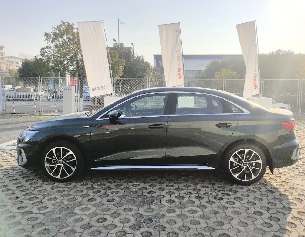 Audi A3, 2023г, передний привод, автомат