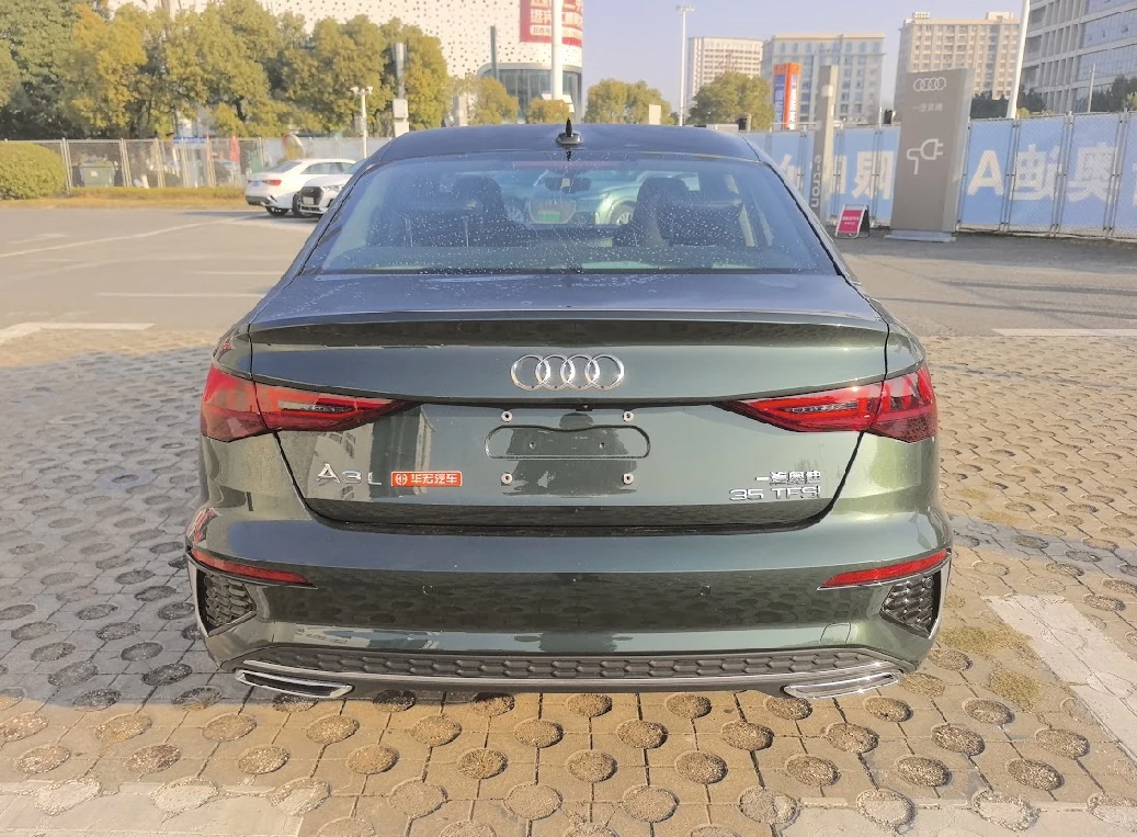 Audi A3, 2023г, передний привод, автомат