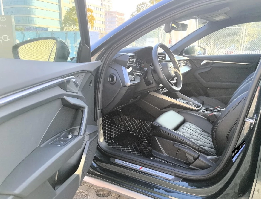 Audi A3, 2023г, передний привод, автомат