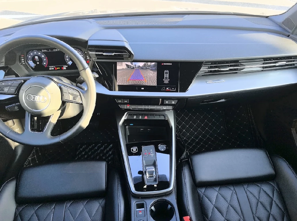 Audi A3, 2023г, передний привод, автомат