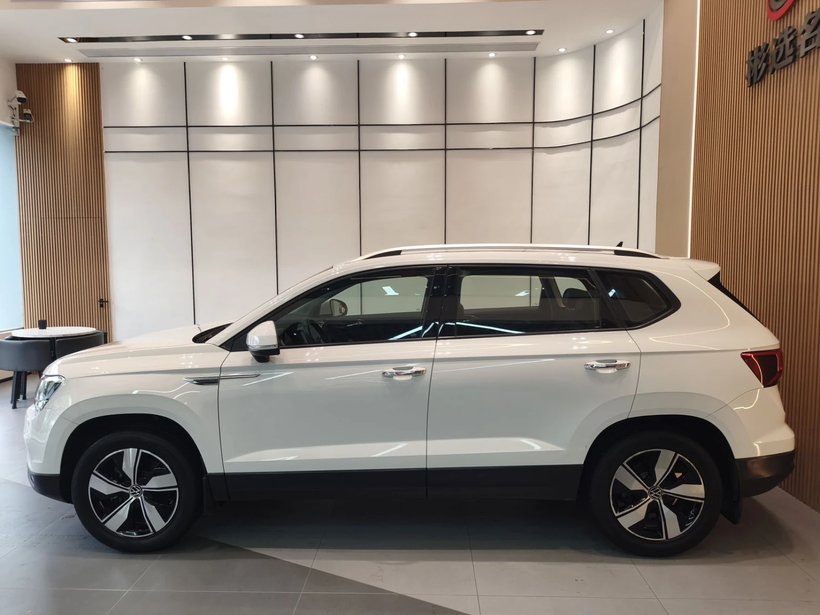 Volkswagen Tharu, 2022г, передний привод, робот