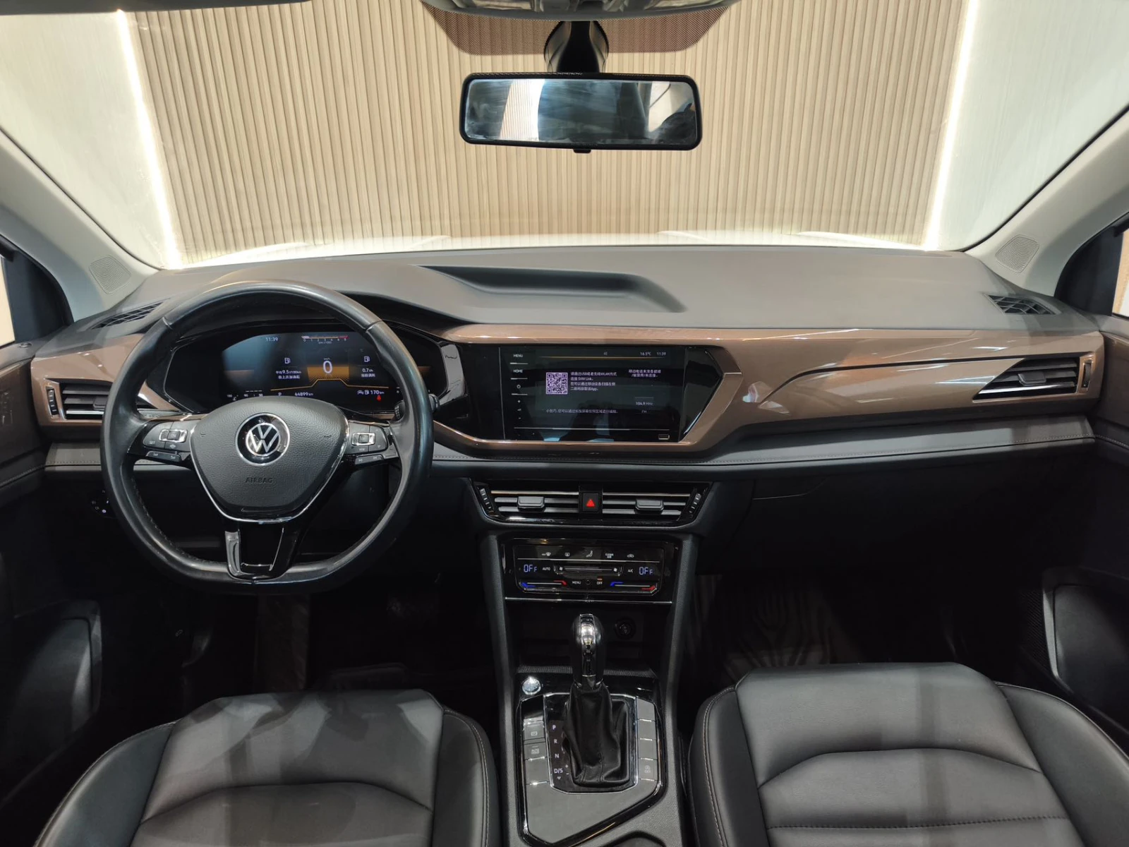 Volkswagen Tharu, 2022г, передний привод, робот