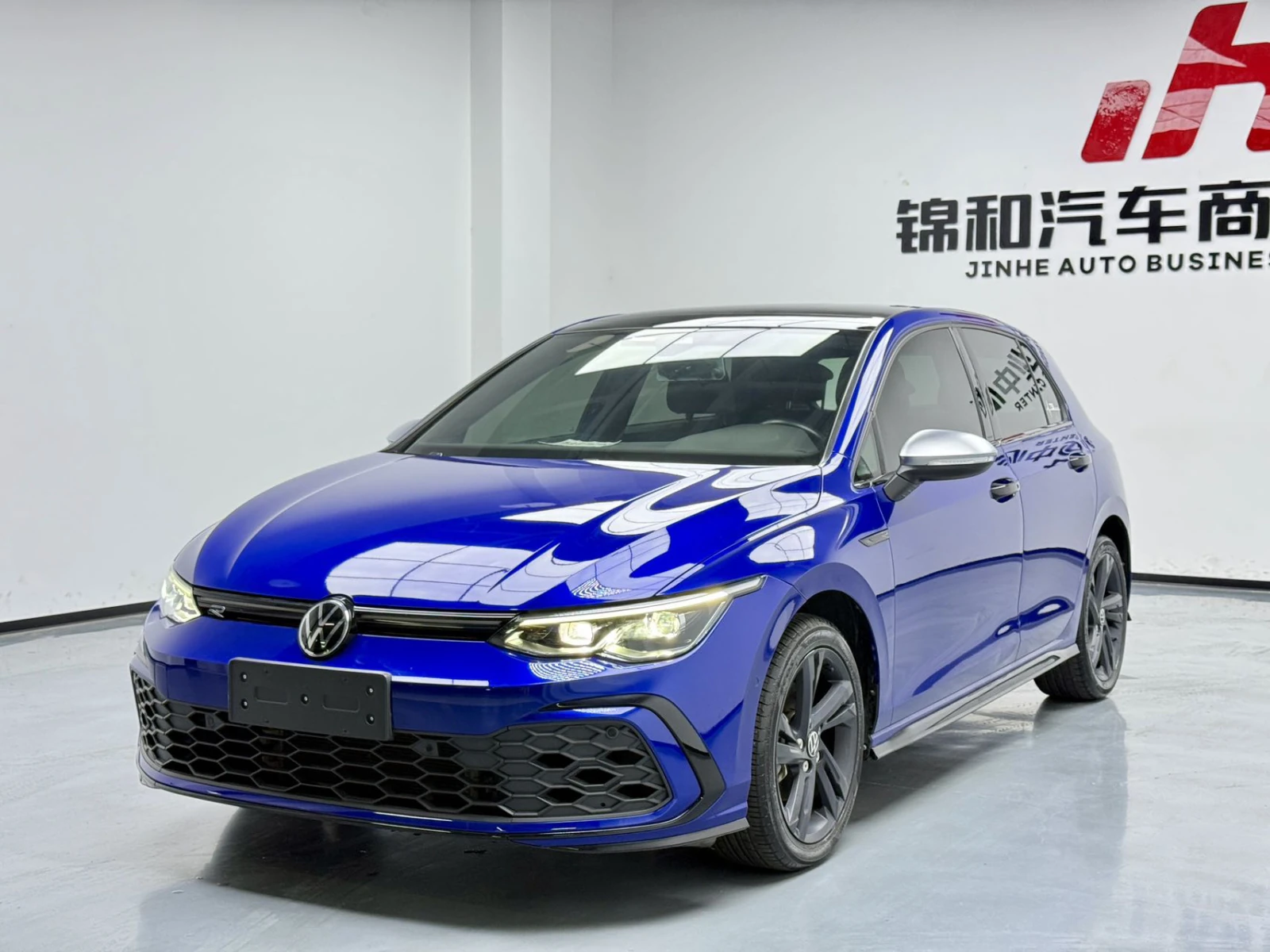 Volkswagen Golf, 2021г, передний привод, робот