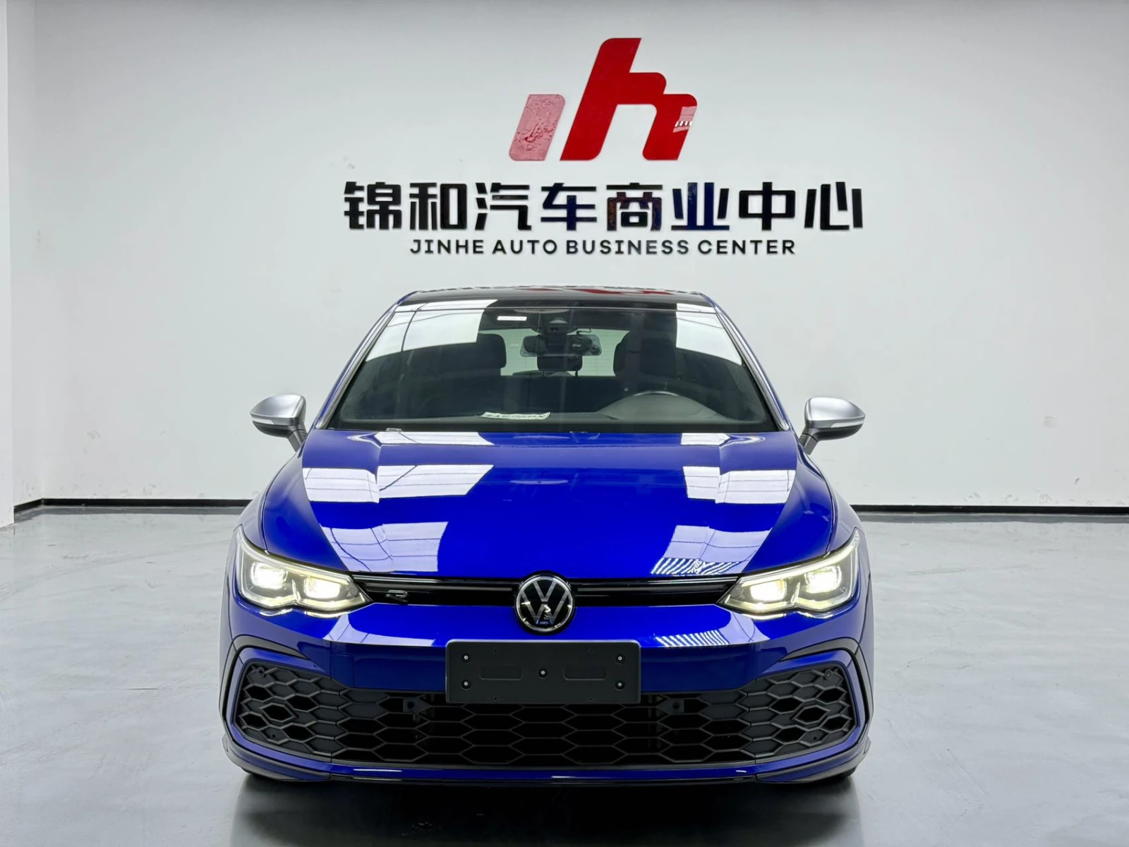 Volkswagen Golf, 2021г, передний привод, робот