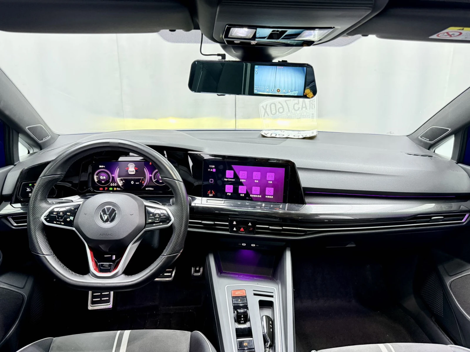 Volkswagen Golf, 2021г, передний привод, робот