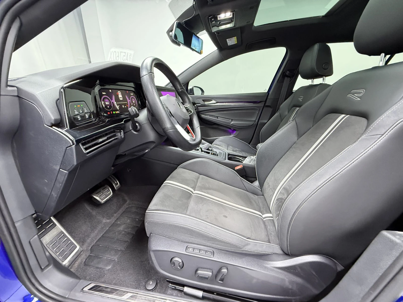 Volkswagen Golf, 2021г, передний привод, робот