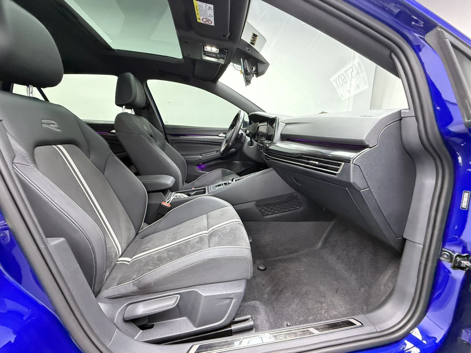 Volkswagen Golf, 2021г, передний привод, робот