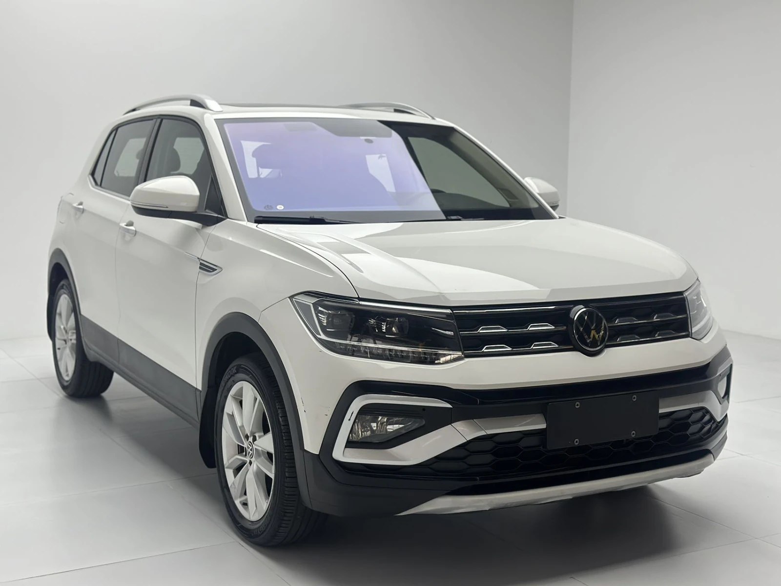Volkswagen T-Cross, 2022г, передний привод, автомат