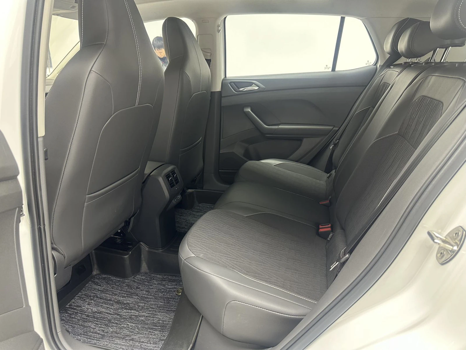 Volkswagen T-Cross, 2022г, передний привод, автомат