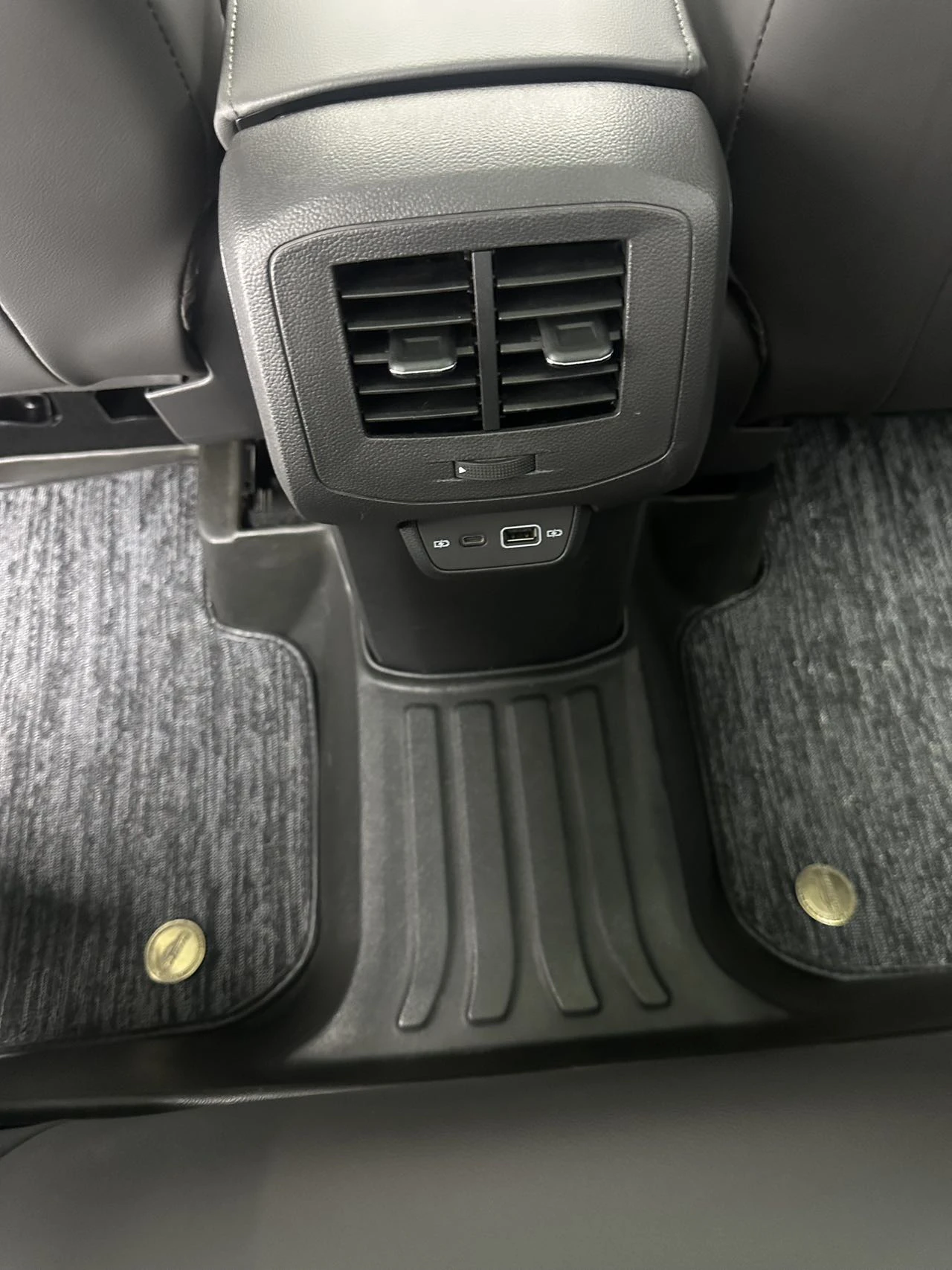 Volkswagen T-Cross, 2022г, передний привод, автомат