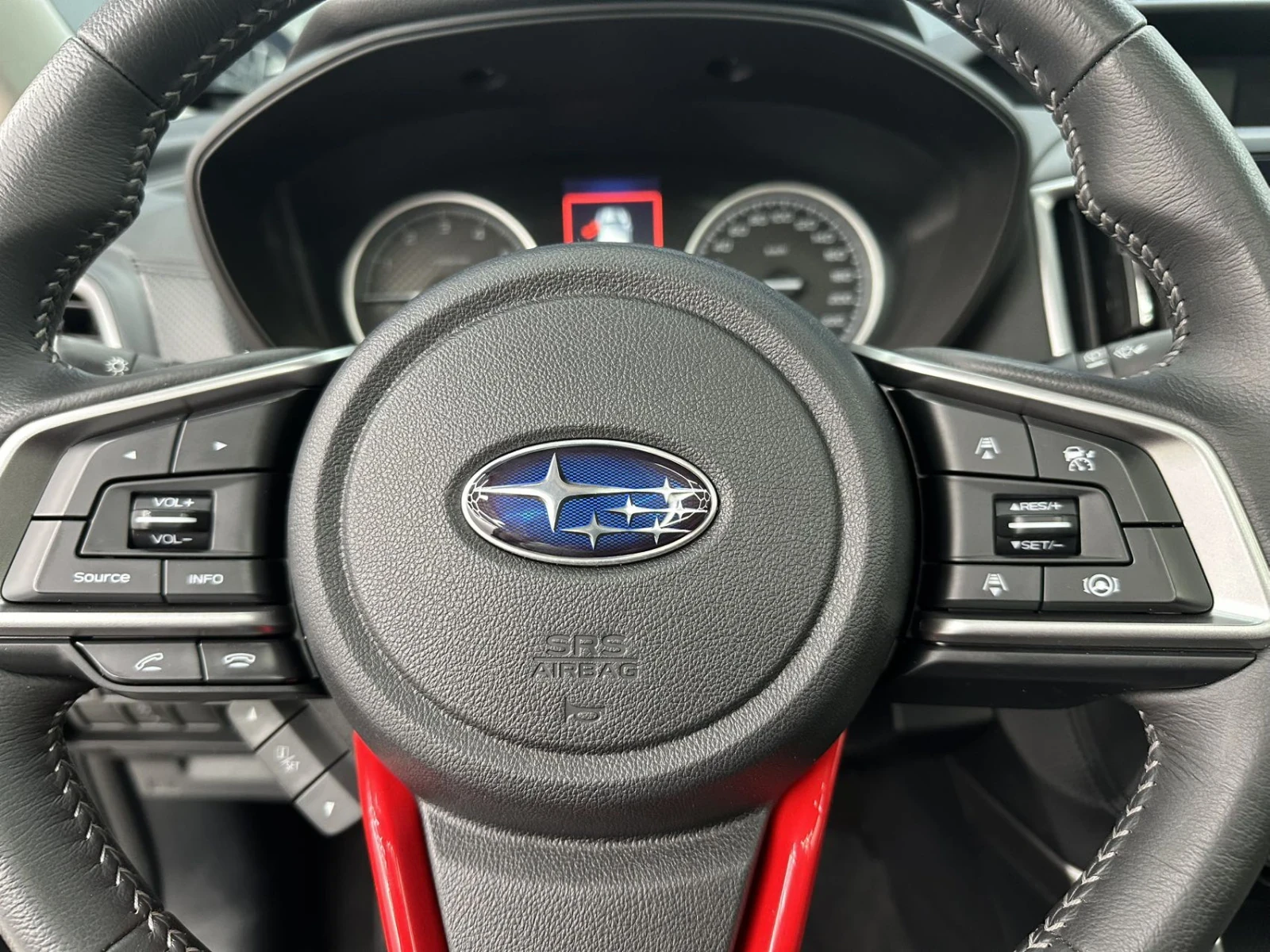 Subaru Forester, 2022г, полный привод, вариатор