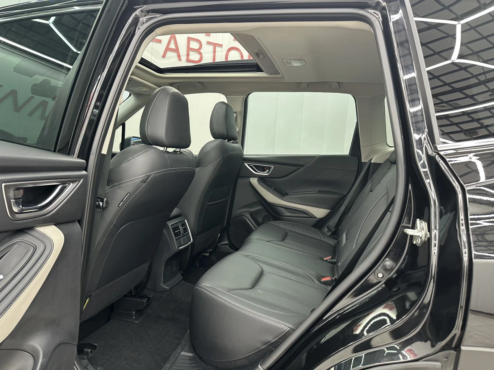 Subaru Forester, 2022г, полный привод, вариатор